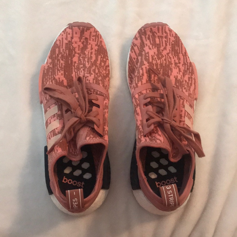 Adidas NMD R1 shoes!! only worn once!!